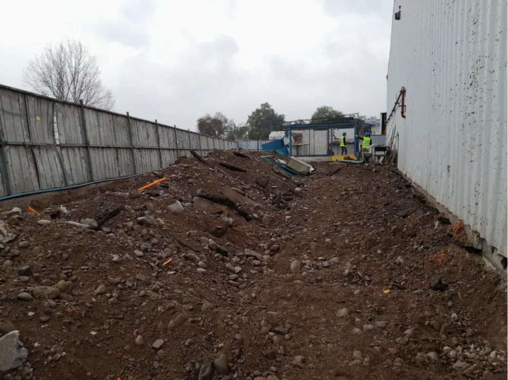 constructoradacyjf-proyecto-pavimentacion-con-hormigon-G-30-en-fabrica-irrited-colina-3