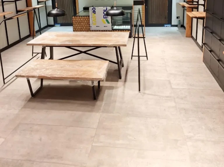 Fabricación e instalación de muebles a medida tienda Wild Lama Antofagasta
