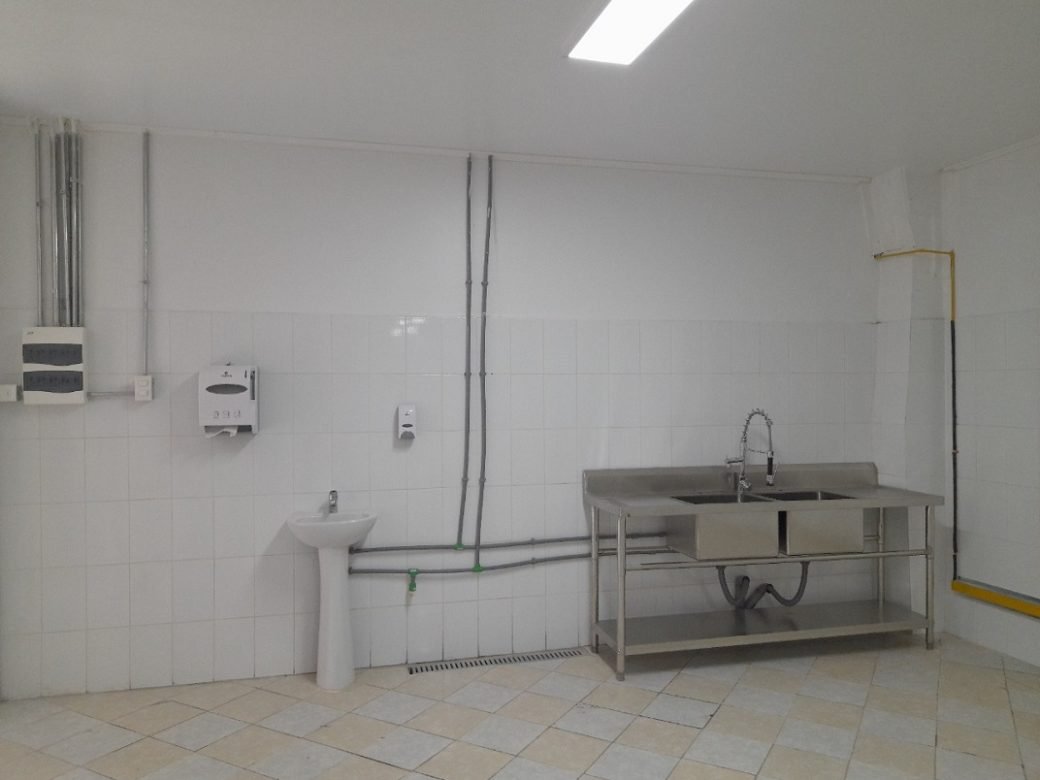 Interior galpón rehabilitado para fábrica Beshos, Quinta Normal Santiago